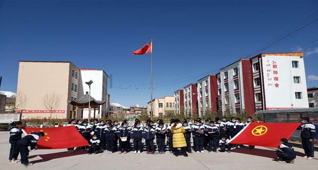 女生拿钱表达诚意怎么回复她？游戏画面